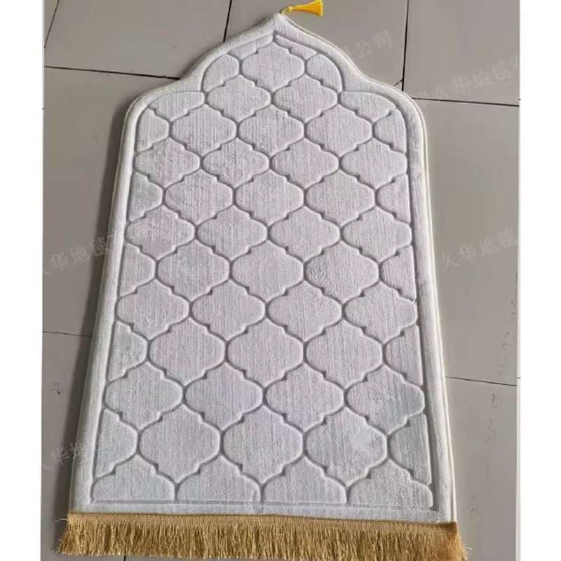 Yamamah Flannel Embossed Prayer Mat for Ultimate Comfort Luxurious Flannel Embossed Worship Rug for Daily Prayer