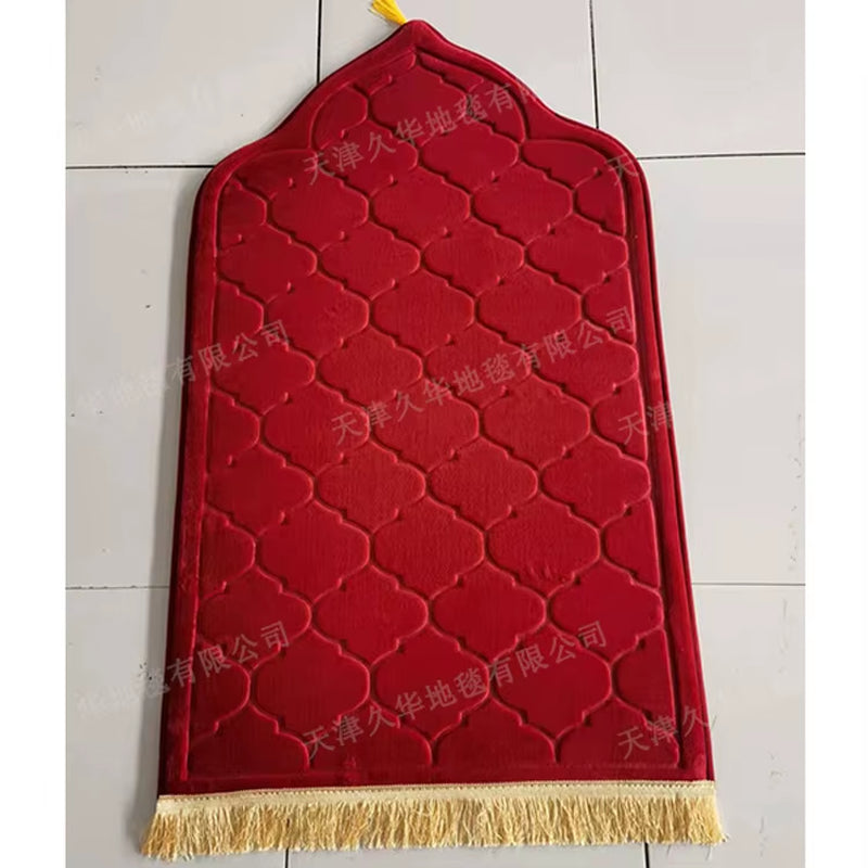 Yamamah Flannel Embossed Prayer Mat for Ultimate Comfort Luxurious Flannel Embossed Worship Rug for Daily Prayer